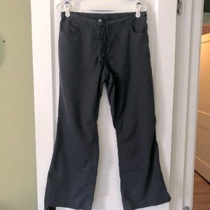 Grey’s anatomy gray scrub pants, medium-petite